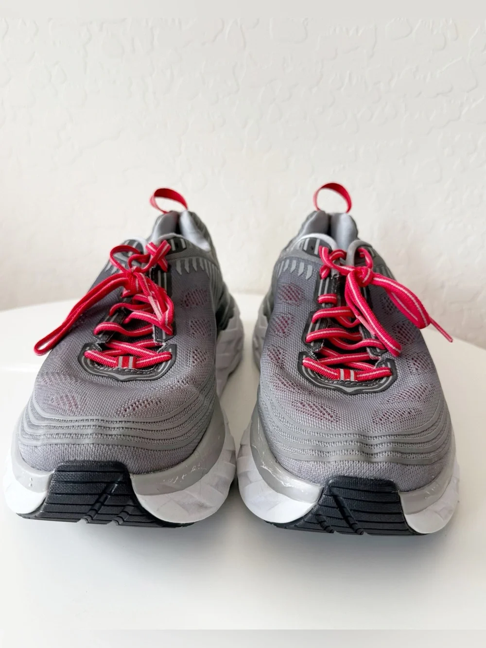 Hoka One One Shoes Men’s Bondi 6 Running Sneaker Gray Red